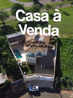 Casa ampla com excelente localização